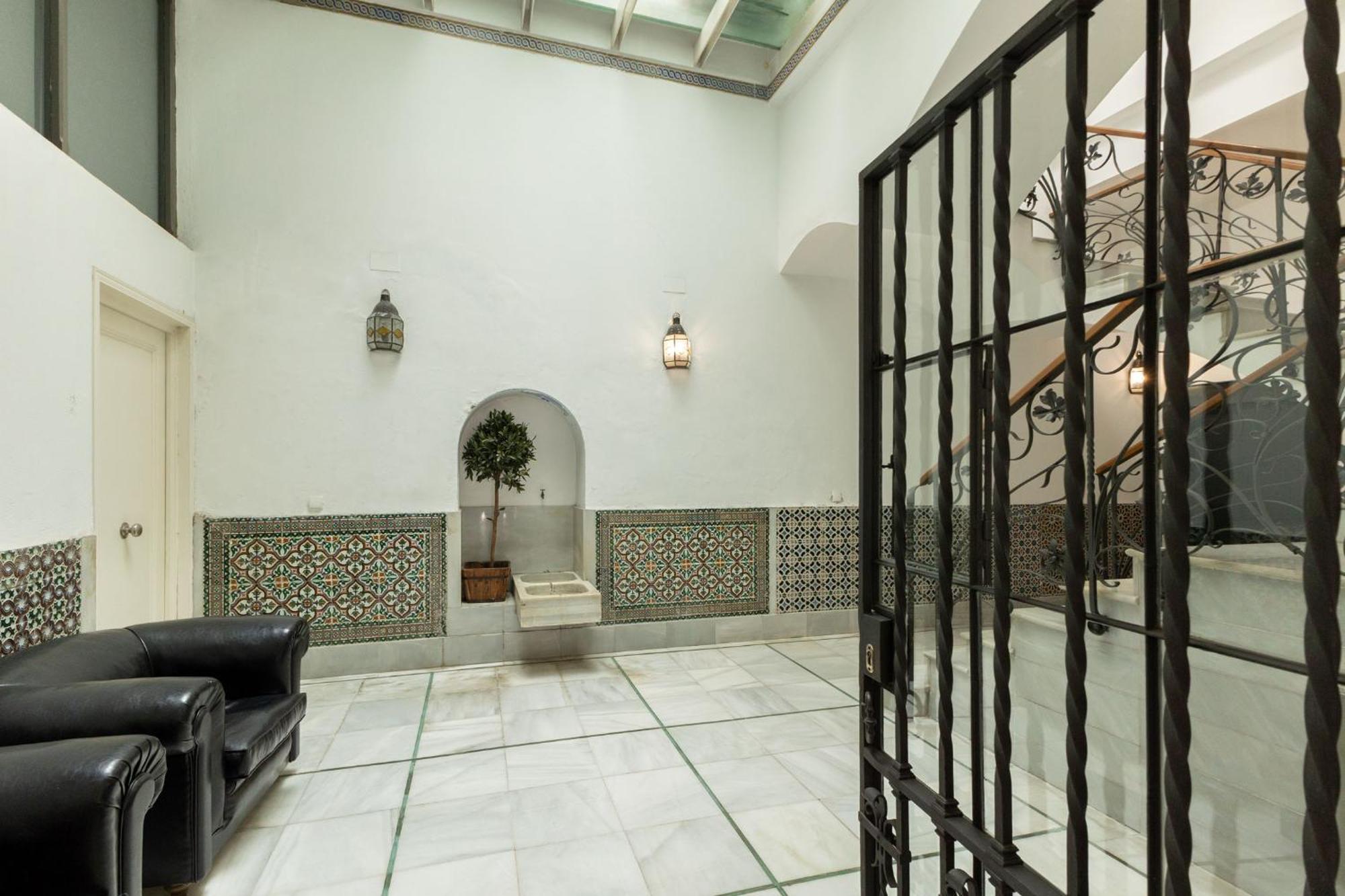 Charming 2 Bedroom Boutique Triplex Apartment With Private Terrace At Seville City Center By Ocityzen Extérieur photo